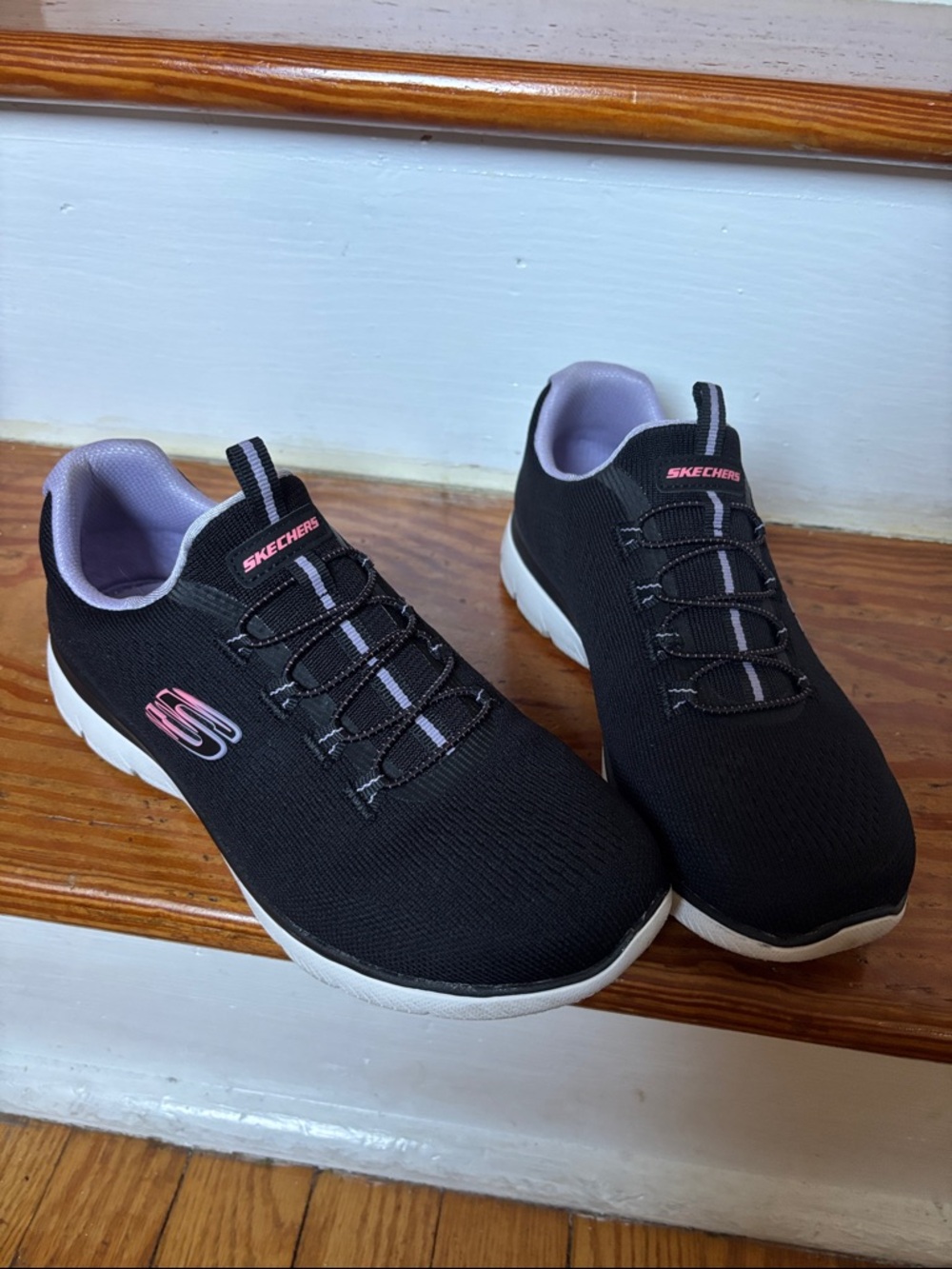 Skechers Black Slip-On Athletic Sneakers with Lavender/Pink Accents 6.5
